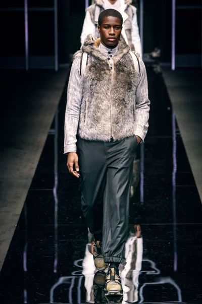 Look 94